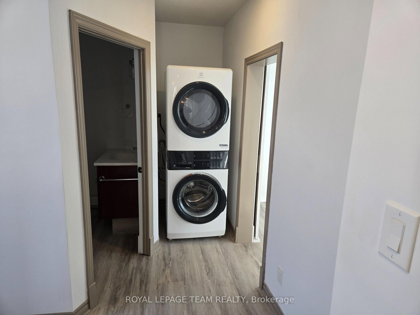 106 Renfrew Street S • Pakenham, ON photo 26