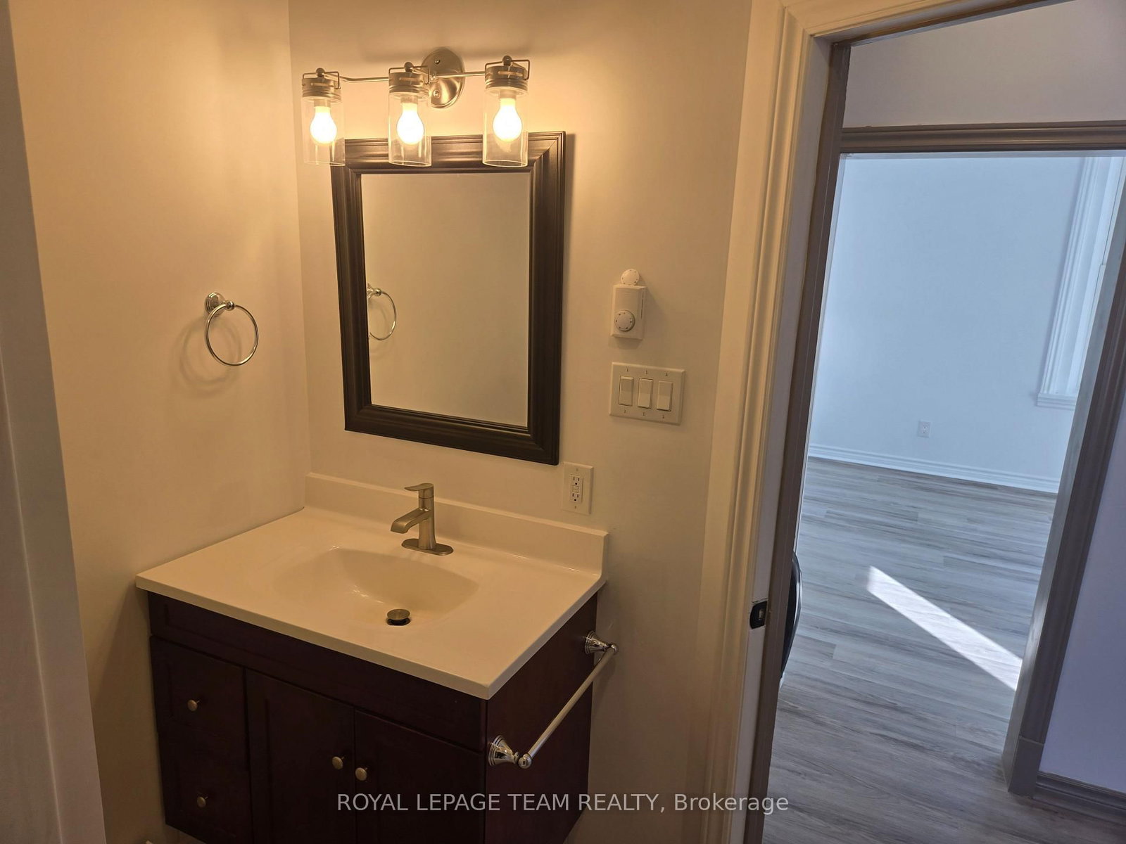 106 Renfrew Street S • Pakenham, ON photo 27