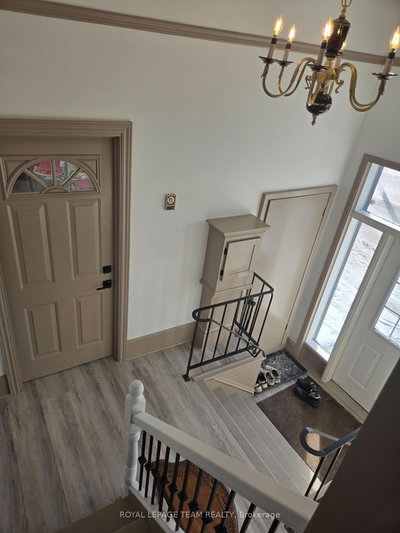 106 Renfrew Street S • Pakenham, ON photo 5