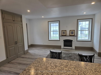 106 Renfrew Street S • Pakenham, ON photo 8