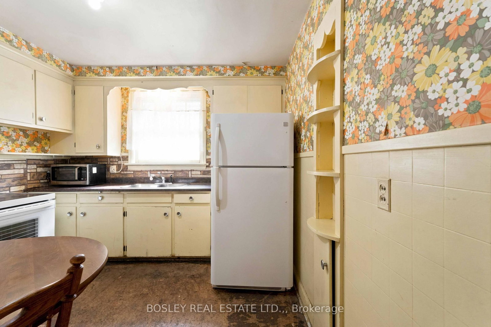 38 Spruce Street • St. Catharines, ON photo 12