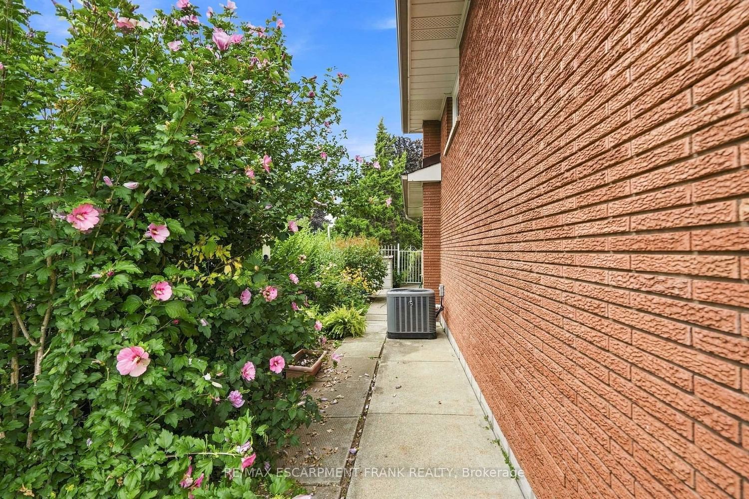 76 Orphir Road • Hamilton, ON photo 33