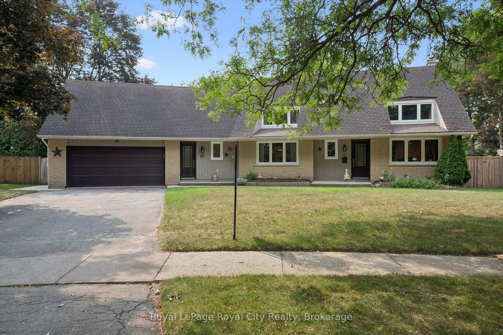 8 Berkley Place • Guelph, ON photo 1