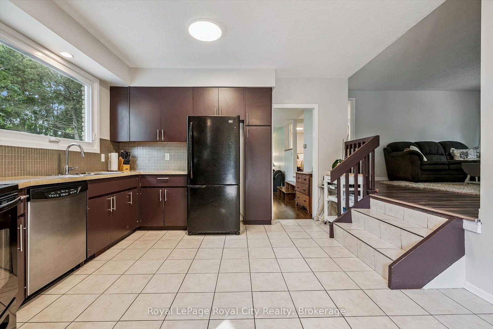 8 Berkley Place • Guelph, ON photo 10