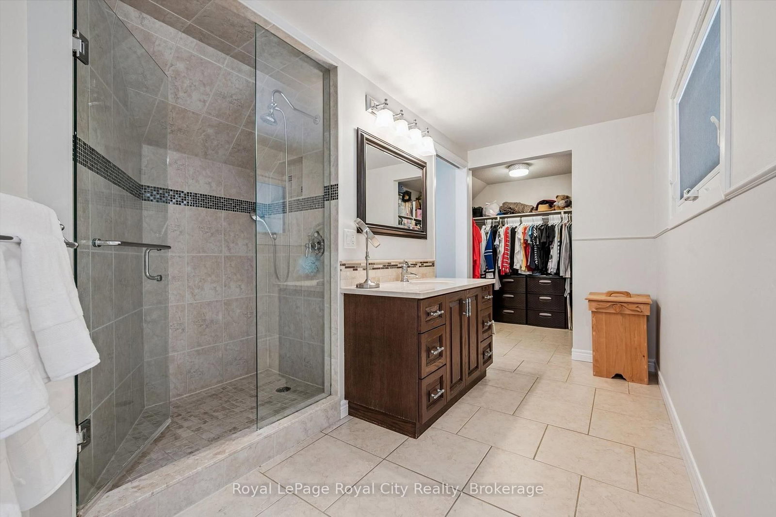 8 Berkley Place • Guelph, ON photo 14