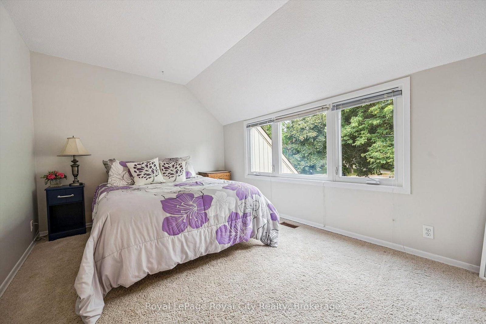 8 Berkley Place • Guelph, ON photo 17