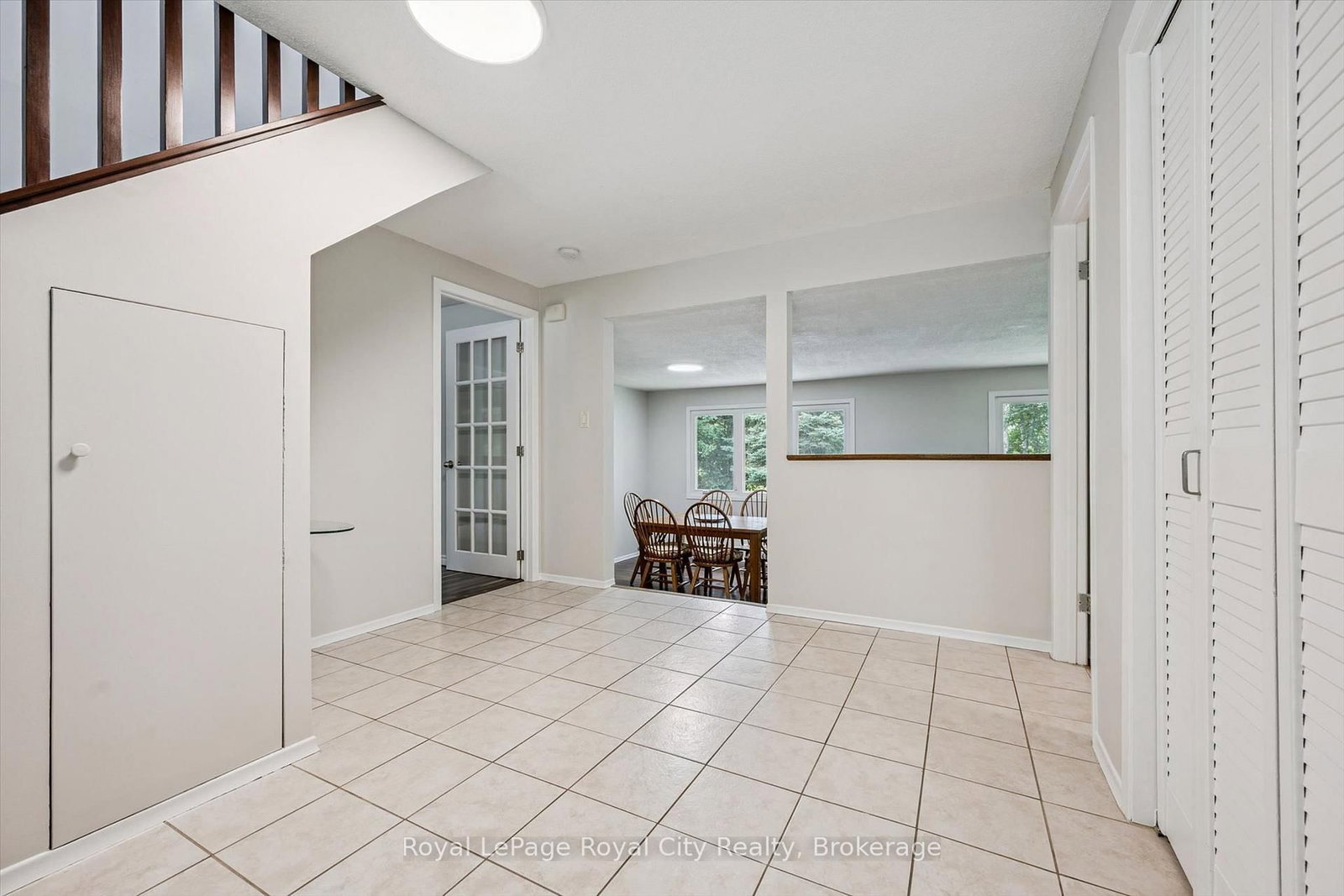 8 Berkley Place • Guelph, ON photo 3