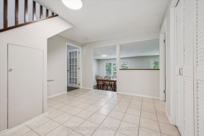 8 Berkley Place • Guelph, ON photo 3