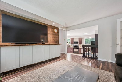 8 Berkley Place • Guelph, ON photo 5