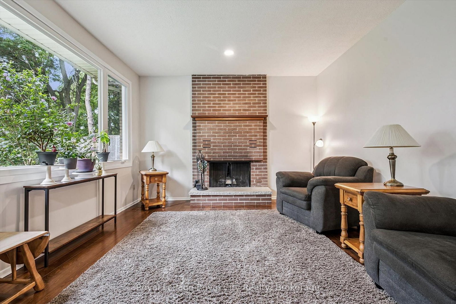 8 Berkley Place • Guelph, ON photo 6