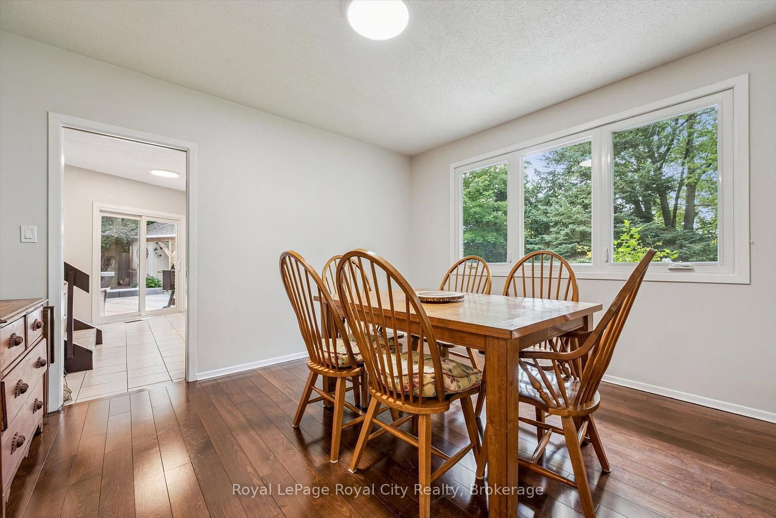 8 Berkley Place • Guelph, ON photo 7