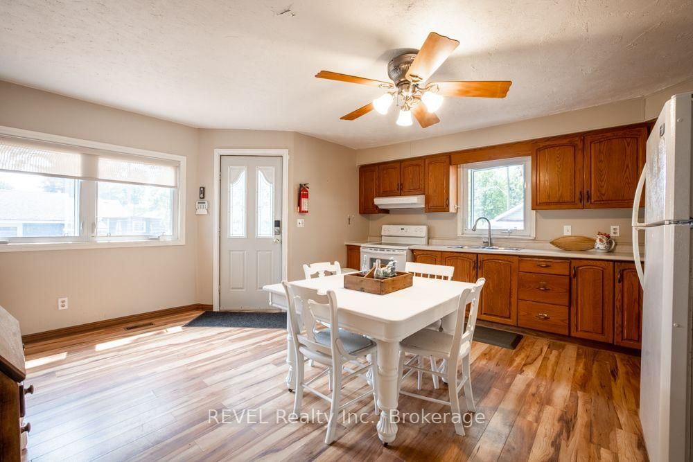 353 Oakwood Avenue • Fort Erie, ON photo 3