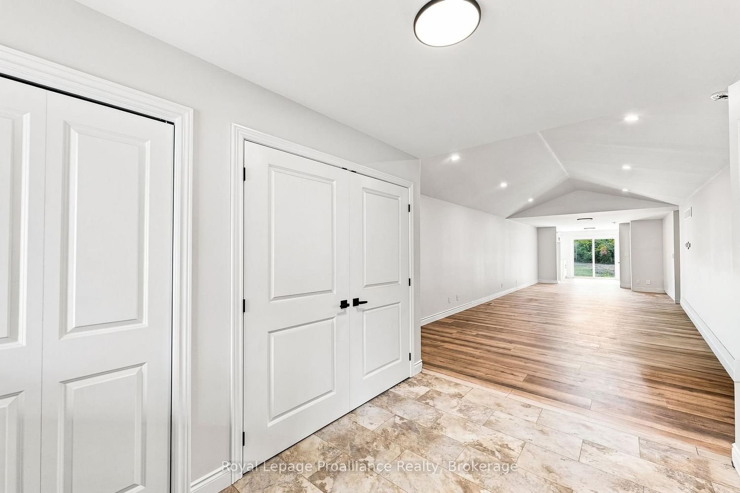 208 Homewood Avenue • Trent Hills, ON photo 12