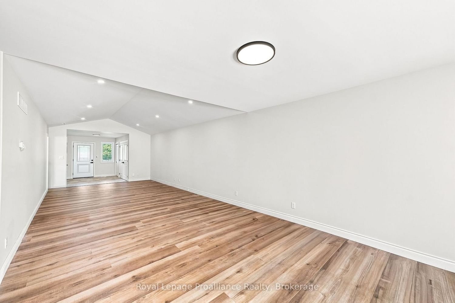 208 Homewood Avenue • Trent Hills, ON photo 15