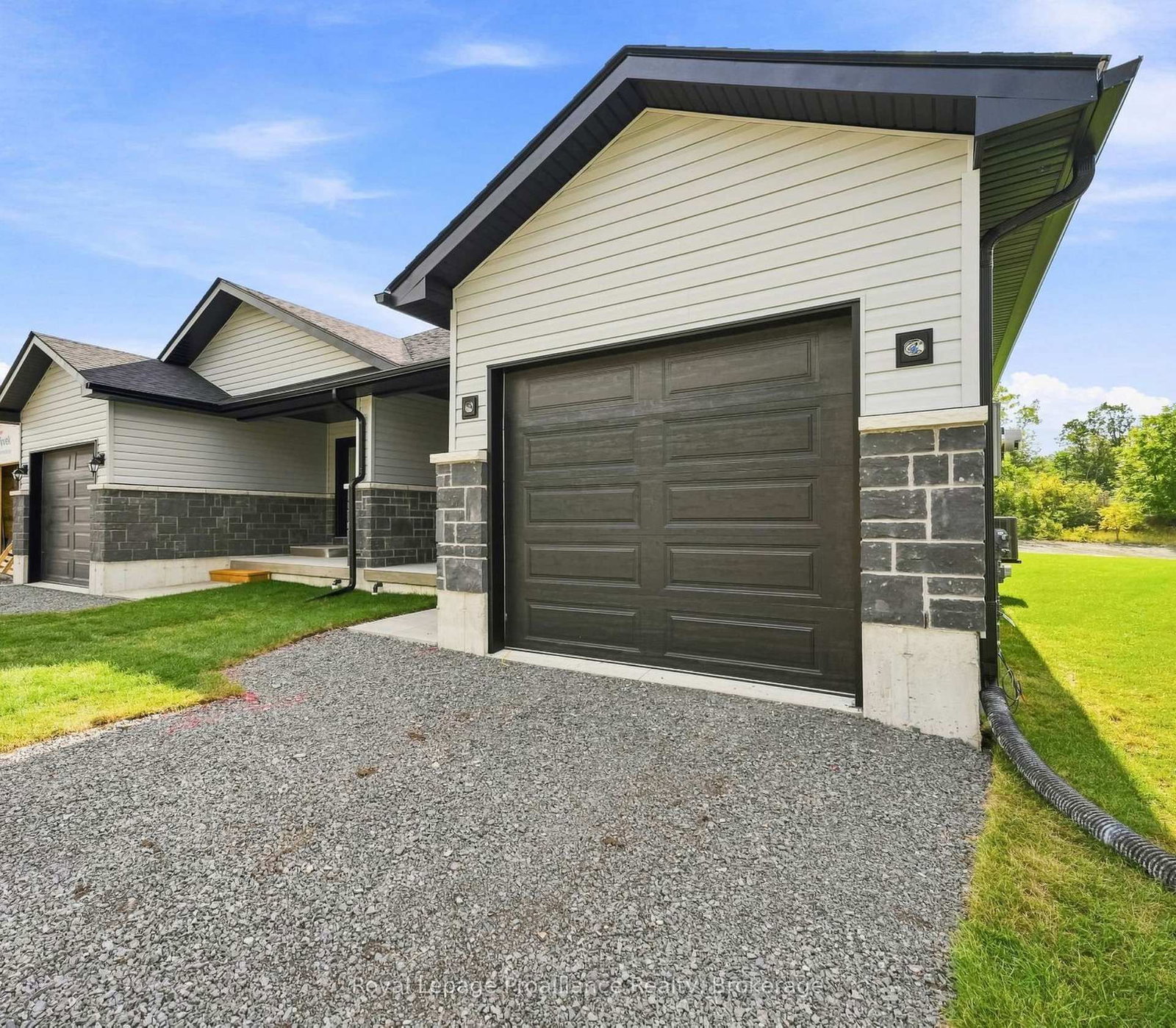 208 Homewood Avenue • Trent Hills, ON photo 5