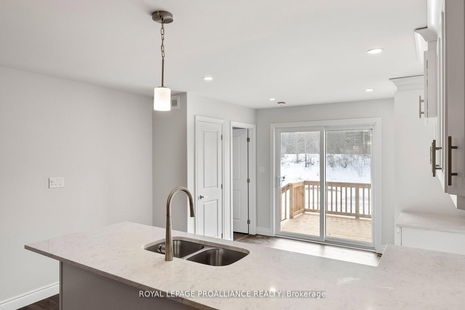 208 Homewood Avenue • Trent Hills, ON photo 7