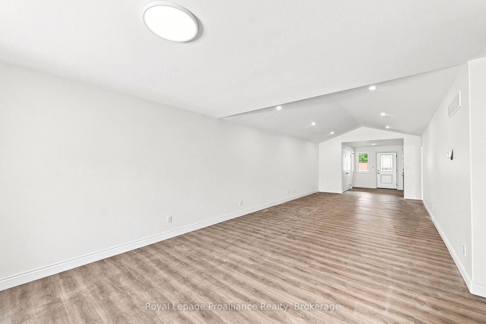 206 Homewood Avenue • Trent Hills, ON photo 16