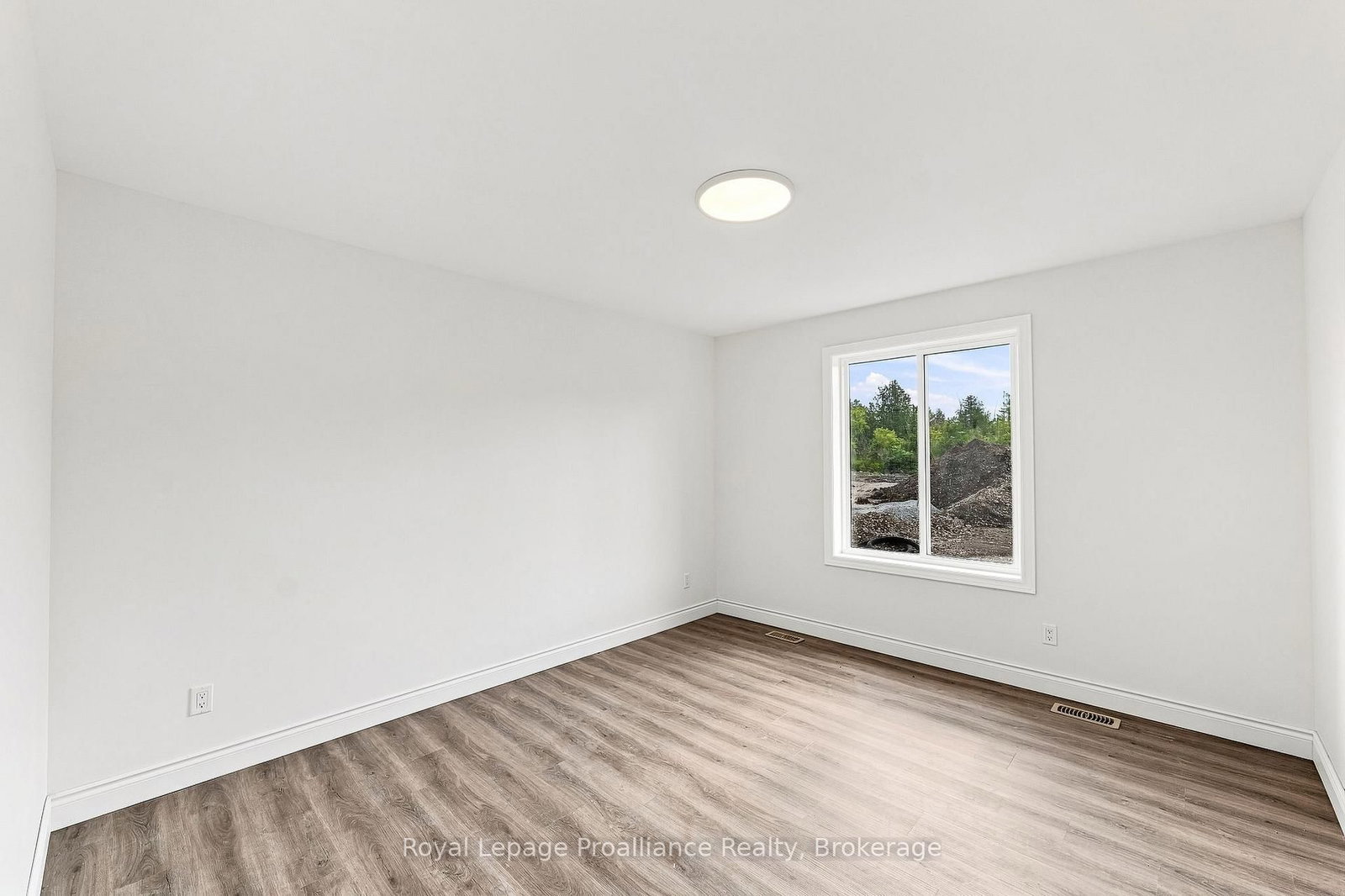206 Homewood Avenue • Trent Hills, ON photo 19