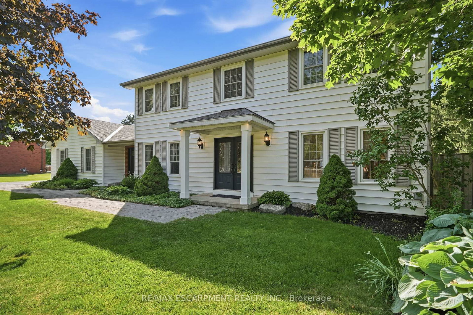 1 Meander Close • Hamilton, ON photo 1
