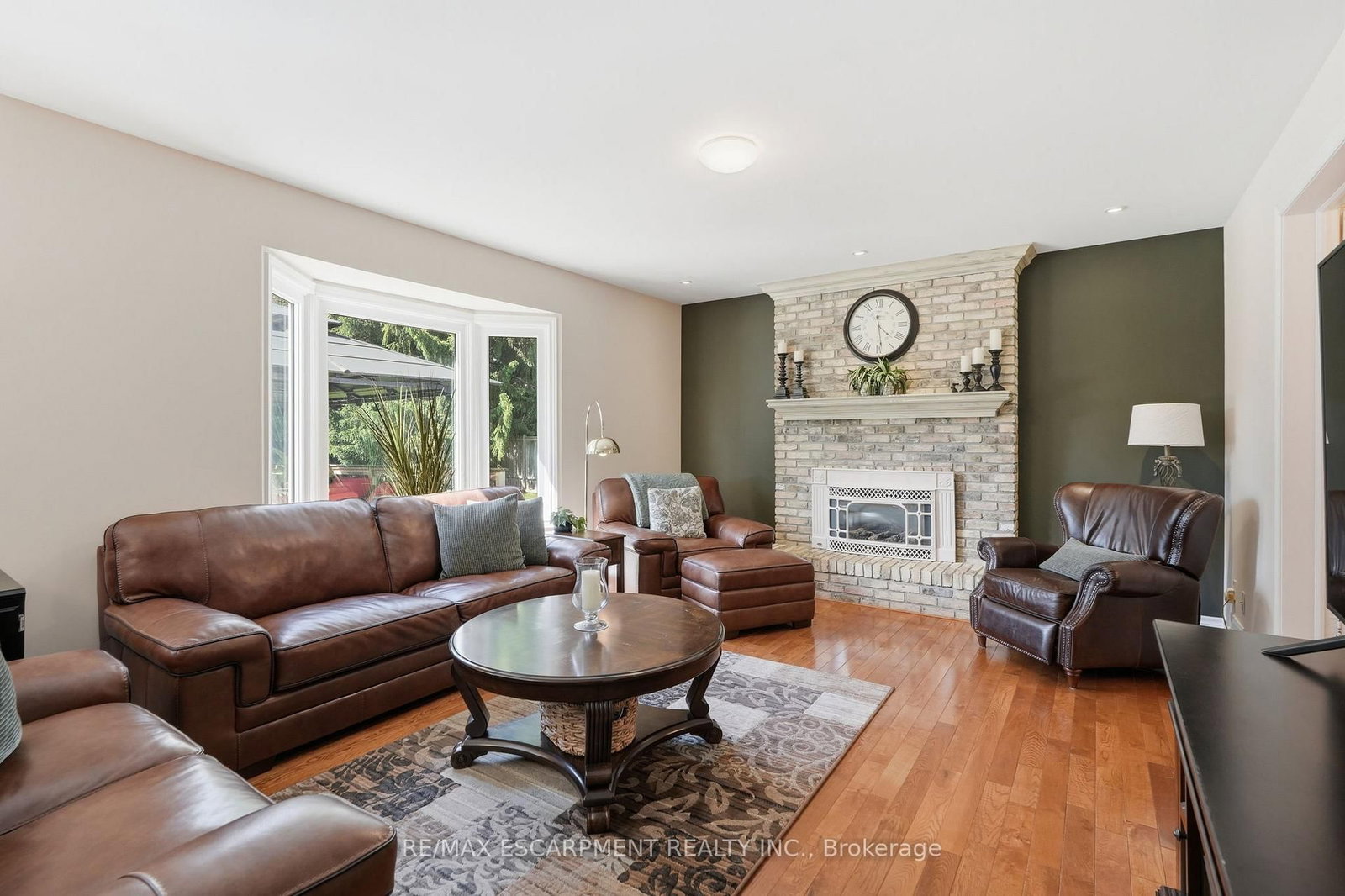 1 Meander Close • Hamilton, ON photo 14