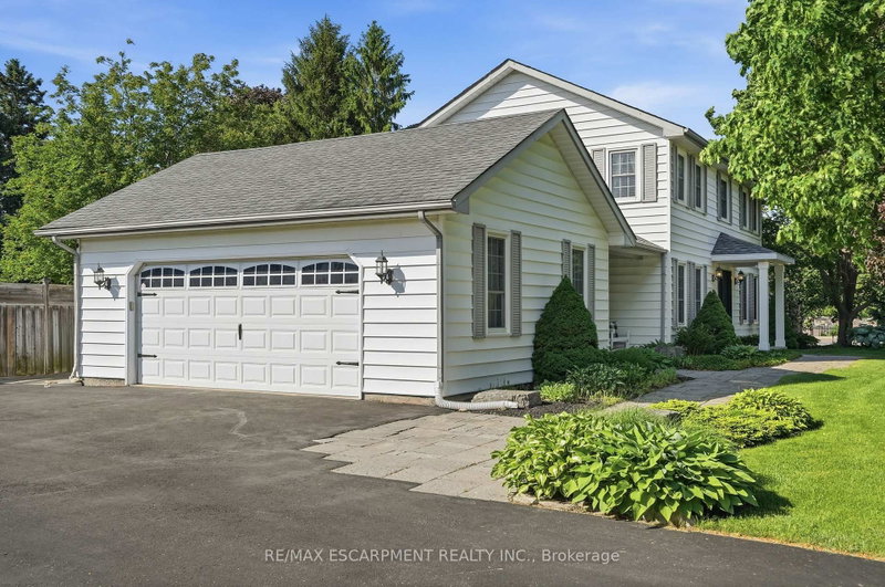 1 Meander Close