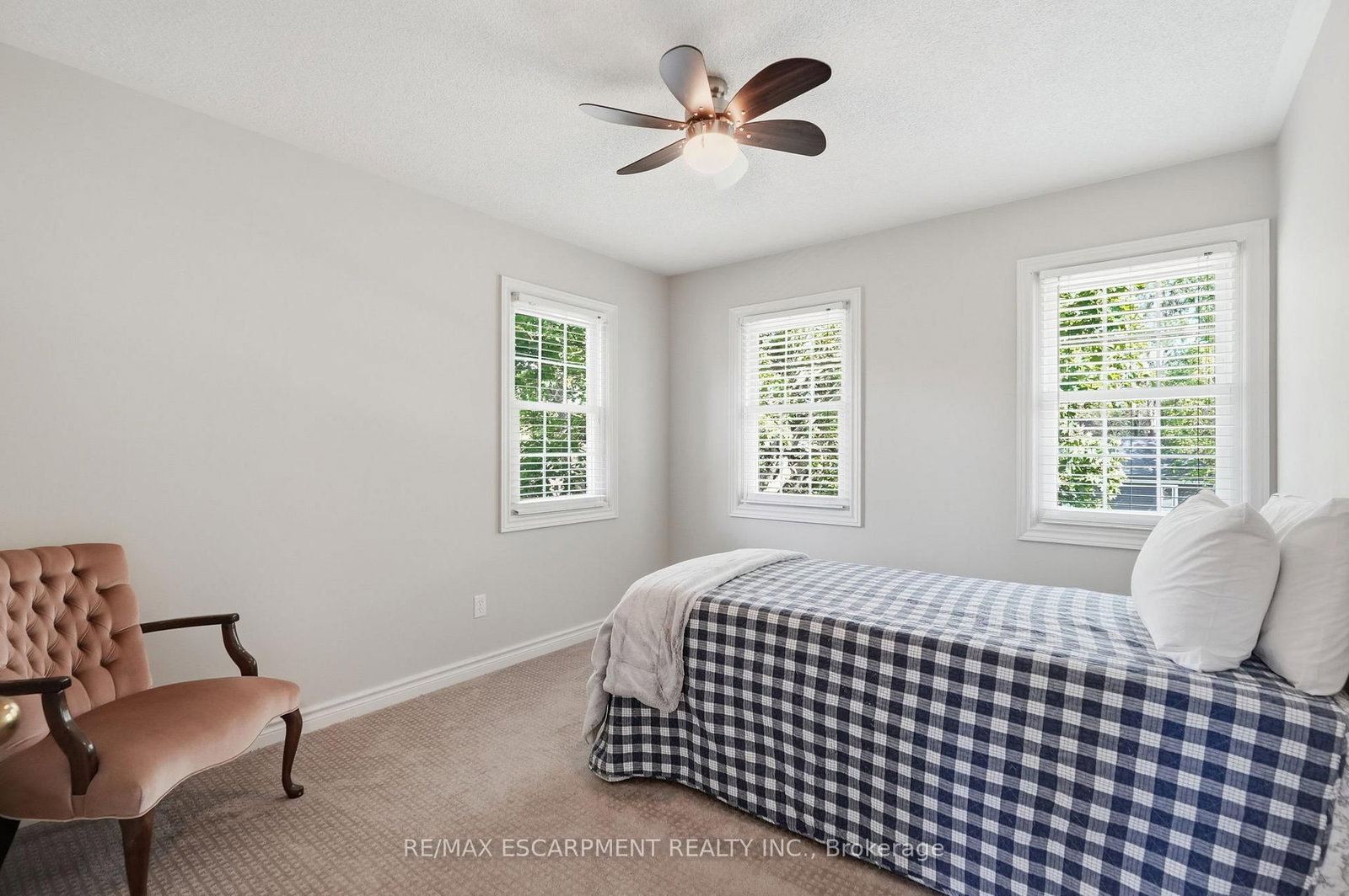 1 Meander Close • Hamilton, ON photo 33