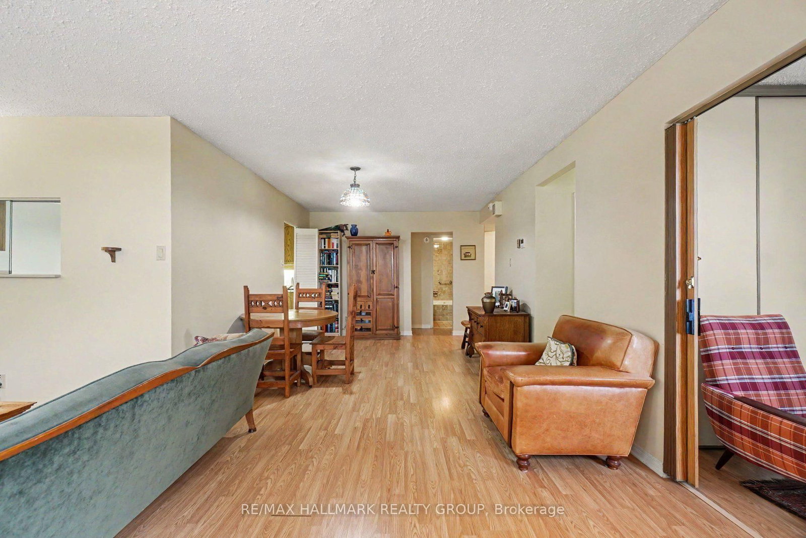2850 CARLING Avenue • #302 • Ottawa, ON photo 4