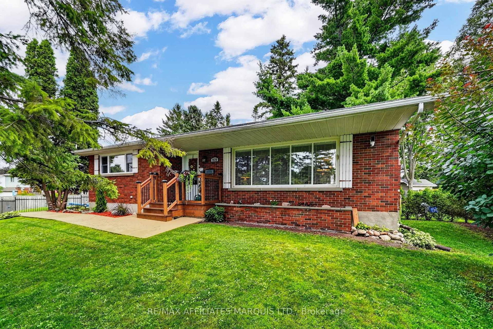 1635 Brookdale Avenue • Cornwall, ON photo 1