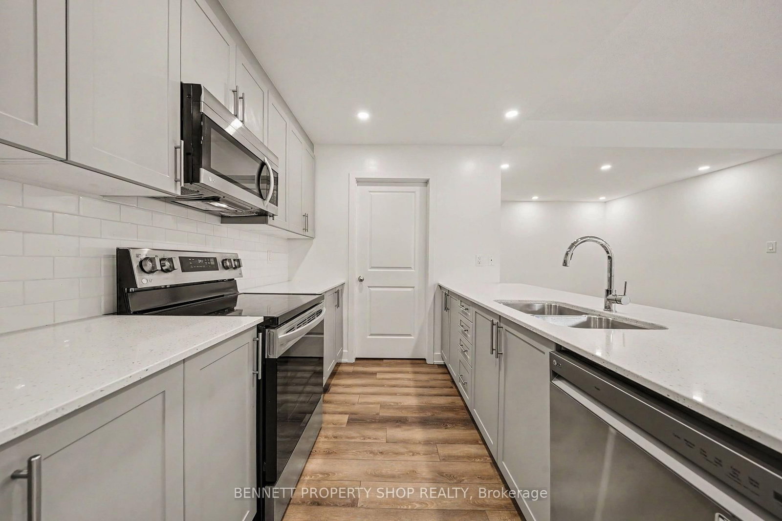 410 Rolling Meadow Crescent • #K • Ottawa, ON photo 5