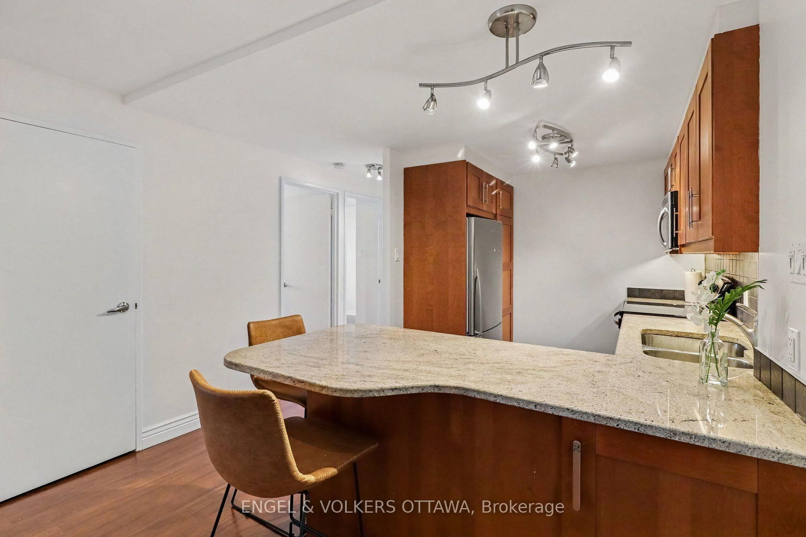415 Greenview Avenue • #1702 • Ottawa, ON photo 11