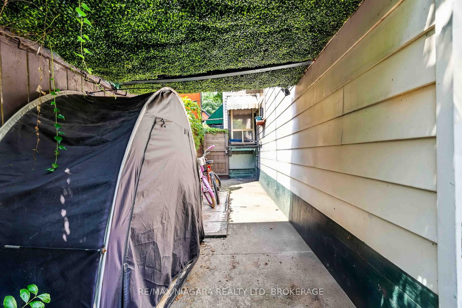 187 Emerald Street S • Hamilton, ON photo 30