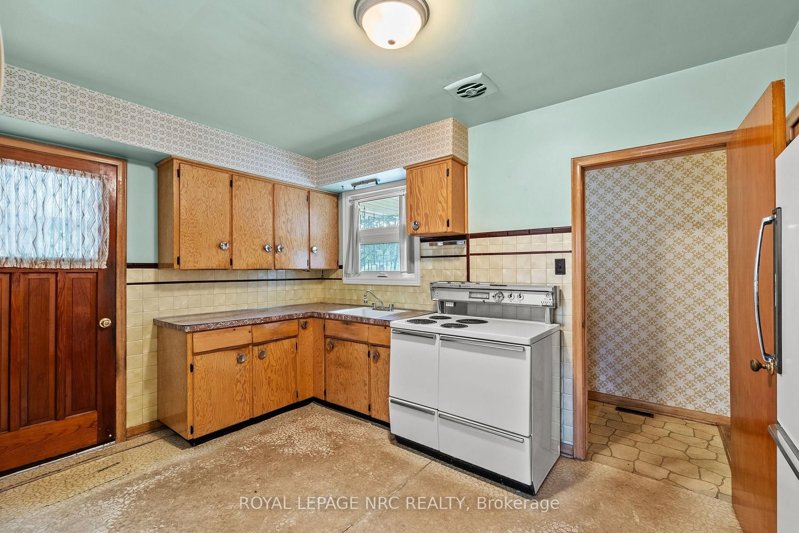 552 Bunting Road • St. Catharines, ON photo 14