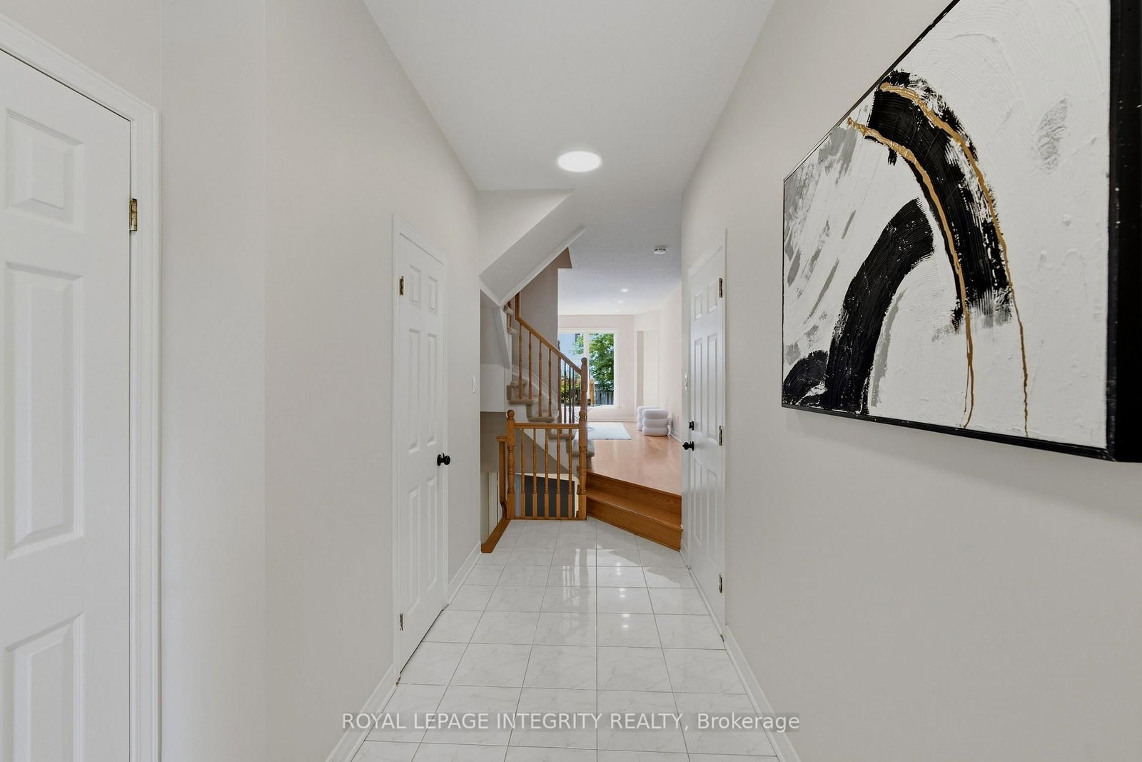 20 Redding Way • Ottawa, ON photo 4