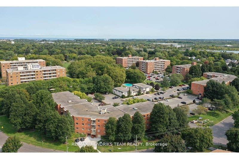 402 - 33 Leaside Drive