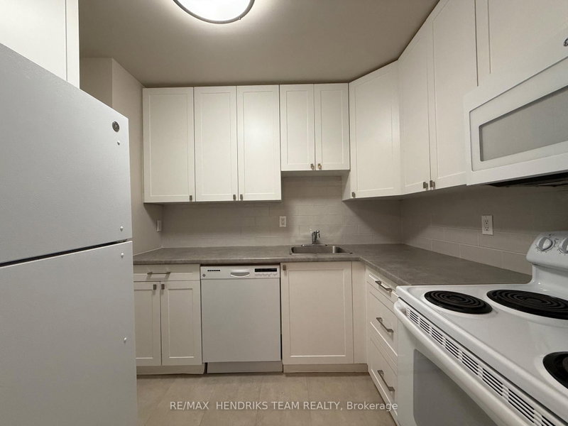402 - 33 Leaside Drive