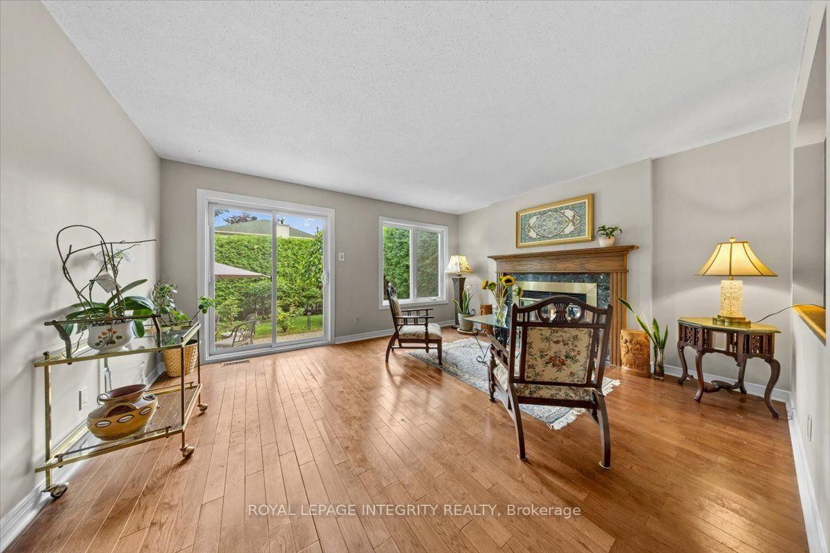 1 Strathbury Street • Ottawa, ON photo 11