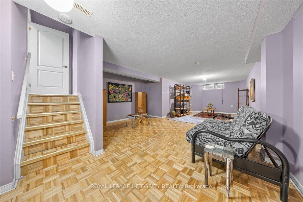 1 Strathbury Street • Ottawa, ON photo 30