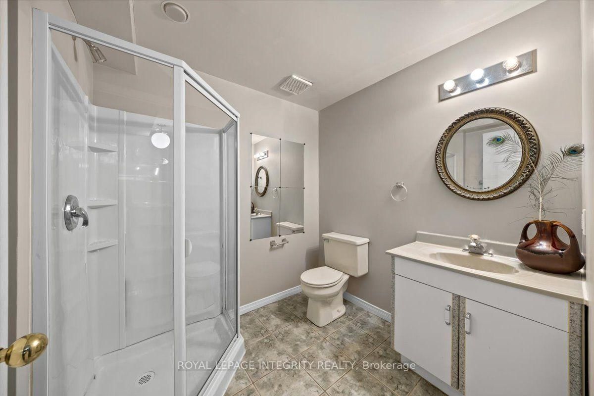 1 Strathbury Street • Ottawa, ON photo 33