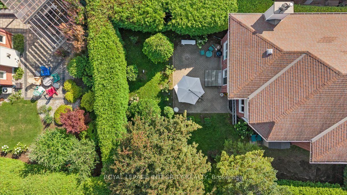 1 Strathbury Street • Ottawa, ON photo 38