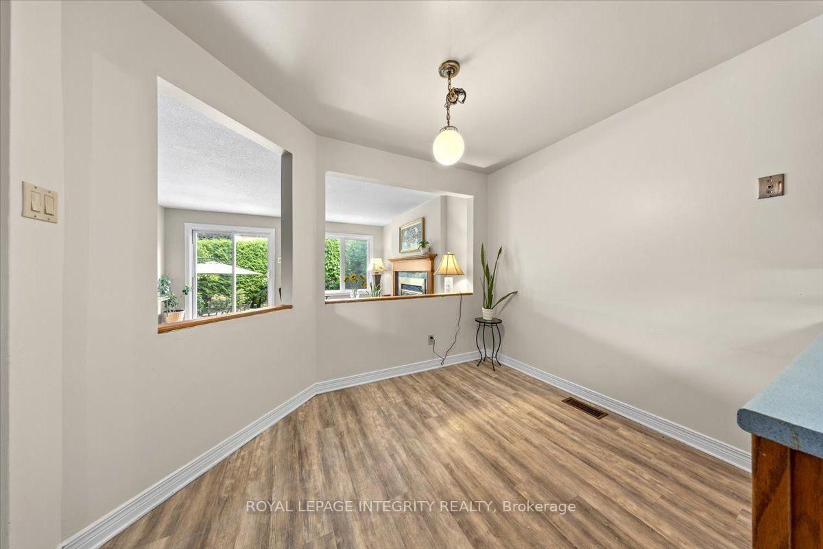 1 Strathbury Street • Ottawa, ON photo 9
