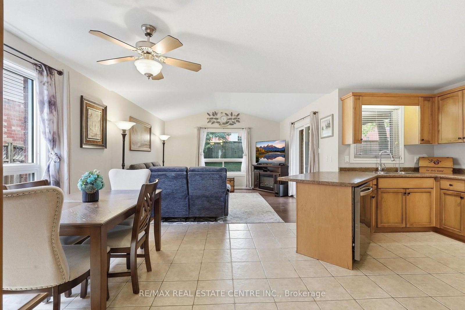 165 Silk Drive • Shelburne, ON photo 7