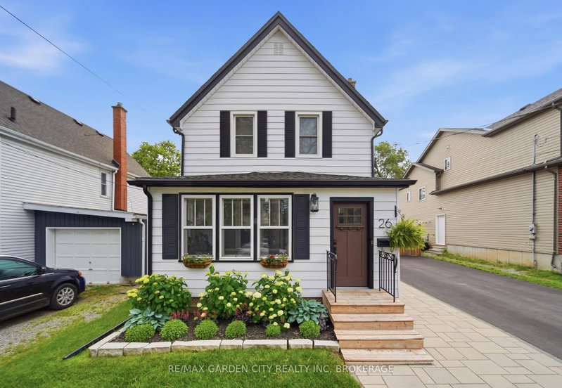 26 Carleton Street N