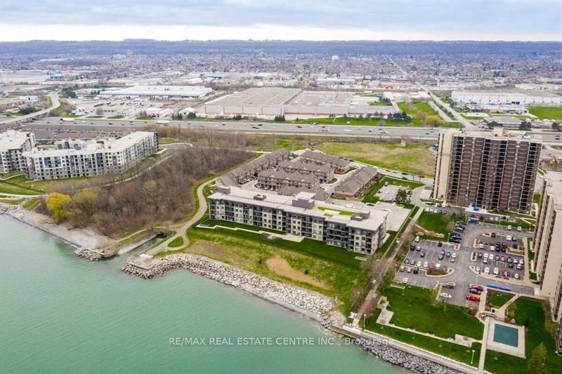 7 Waterview Drive