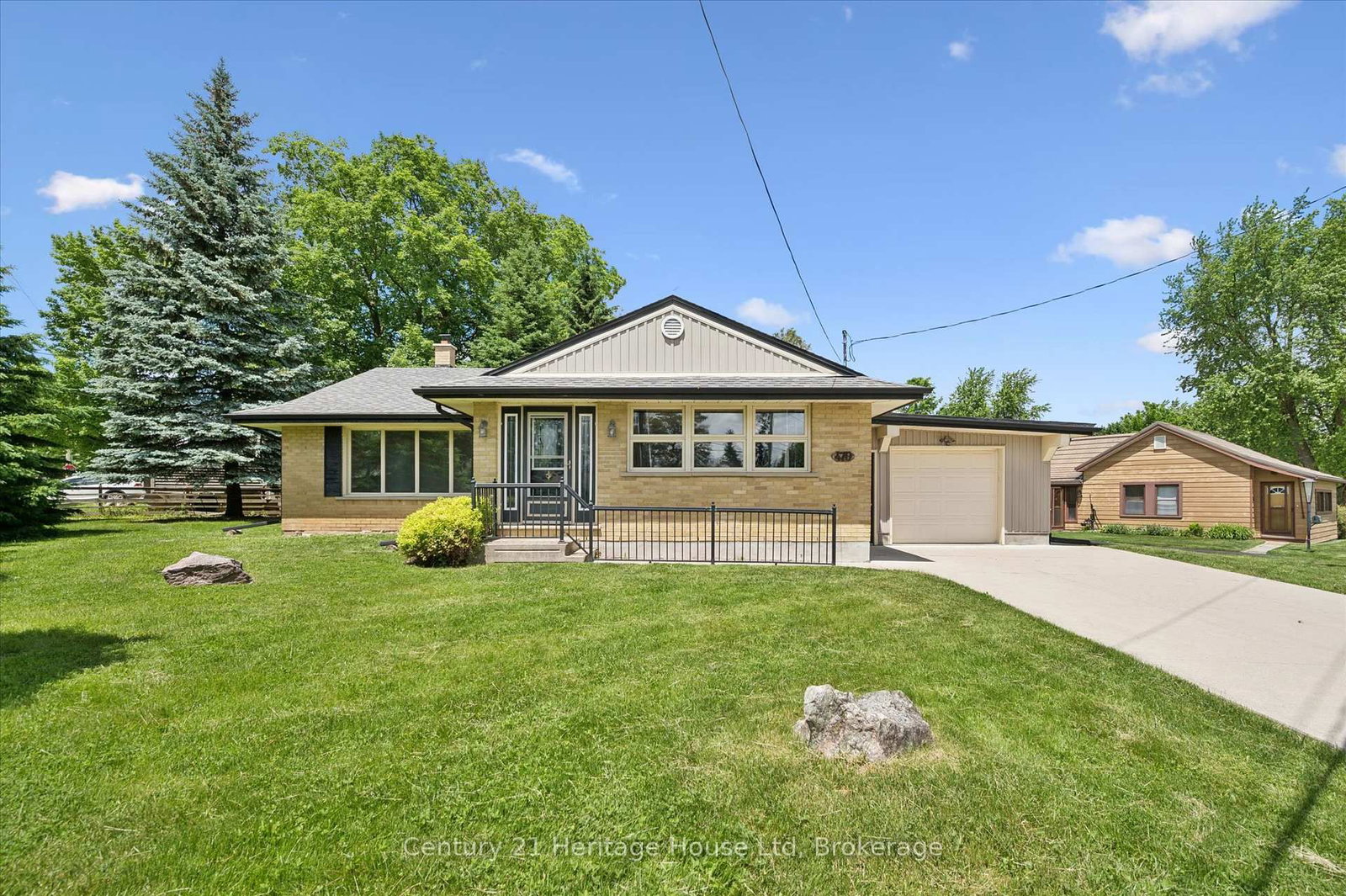 470 Cameron Street • Centre Wellington, ON photo 1