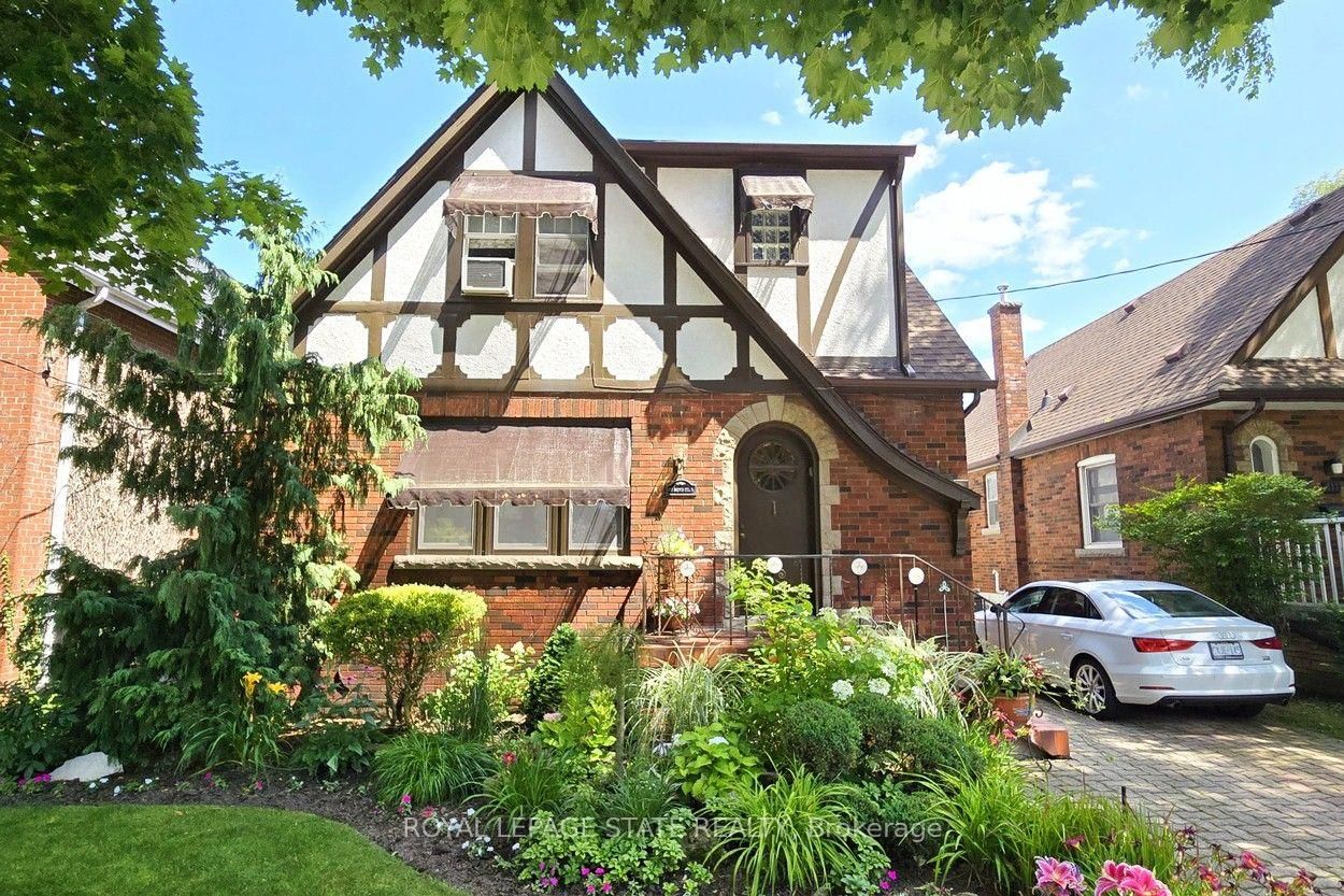 107 Bond Street S • Hamilton, ON photo 1
