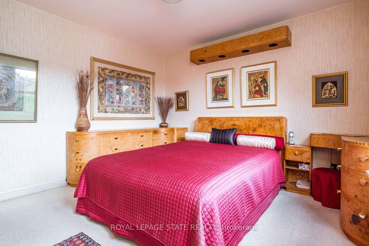 107 Bond Street S • Hamilton, ON photo 27