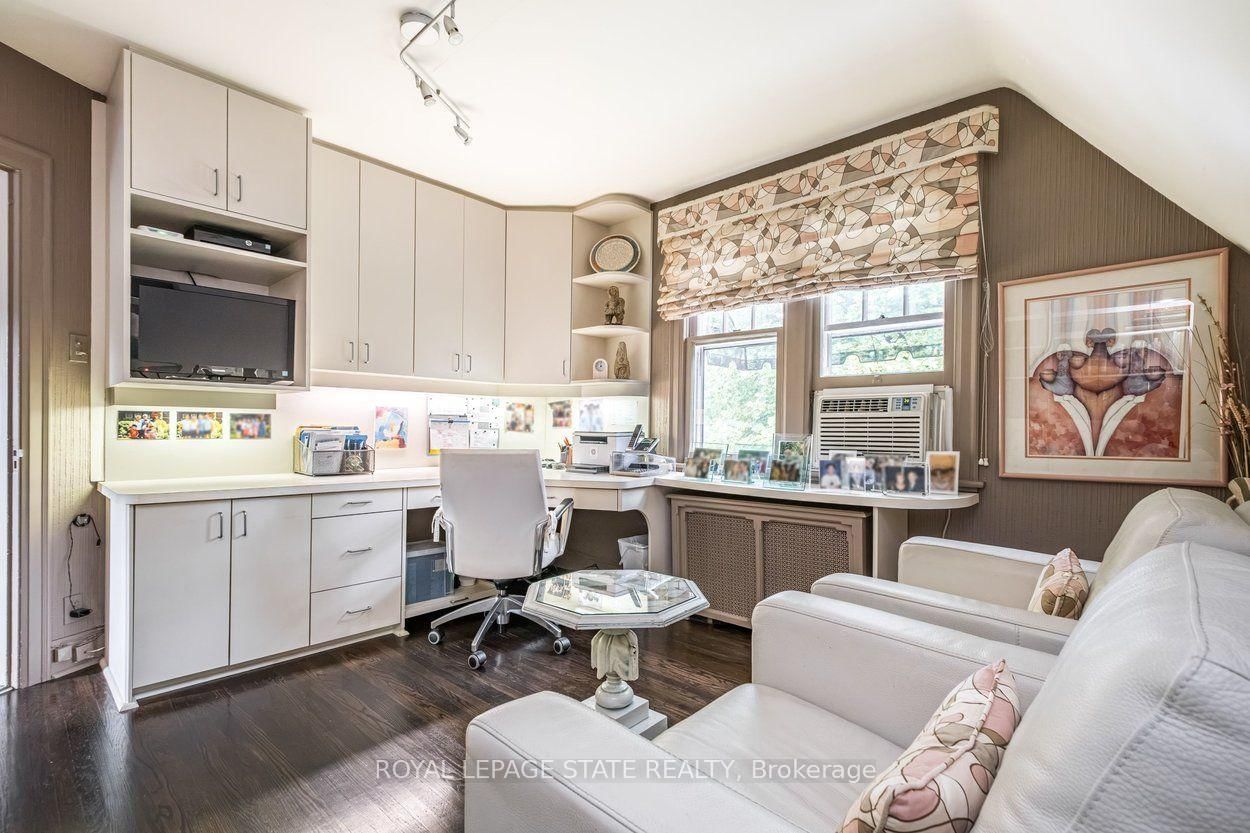 107 Bond Street S • Hamilton, ON photo 31