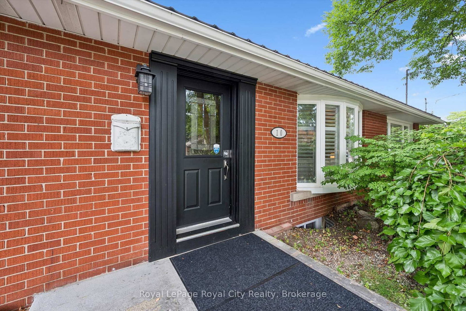 10 Sumac Place • Guelph, ON photo 6
