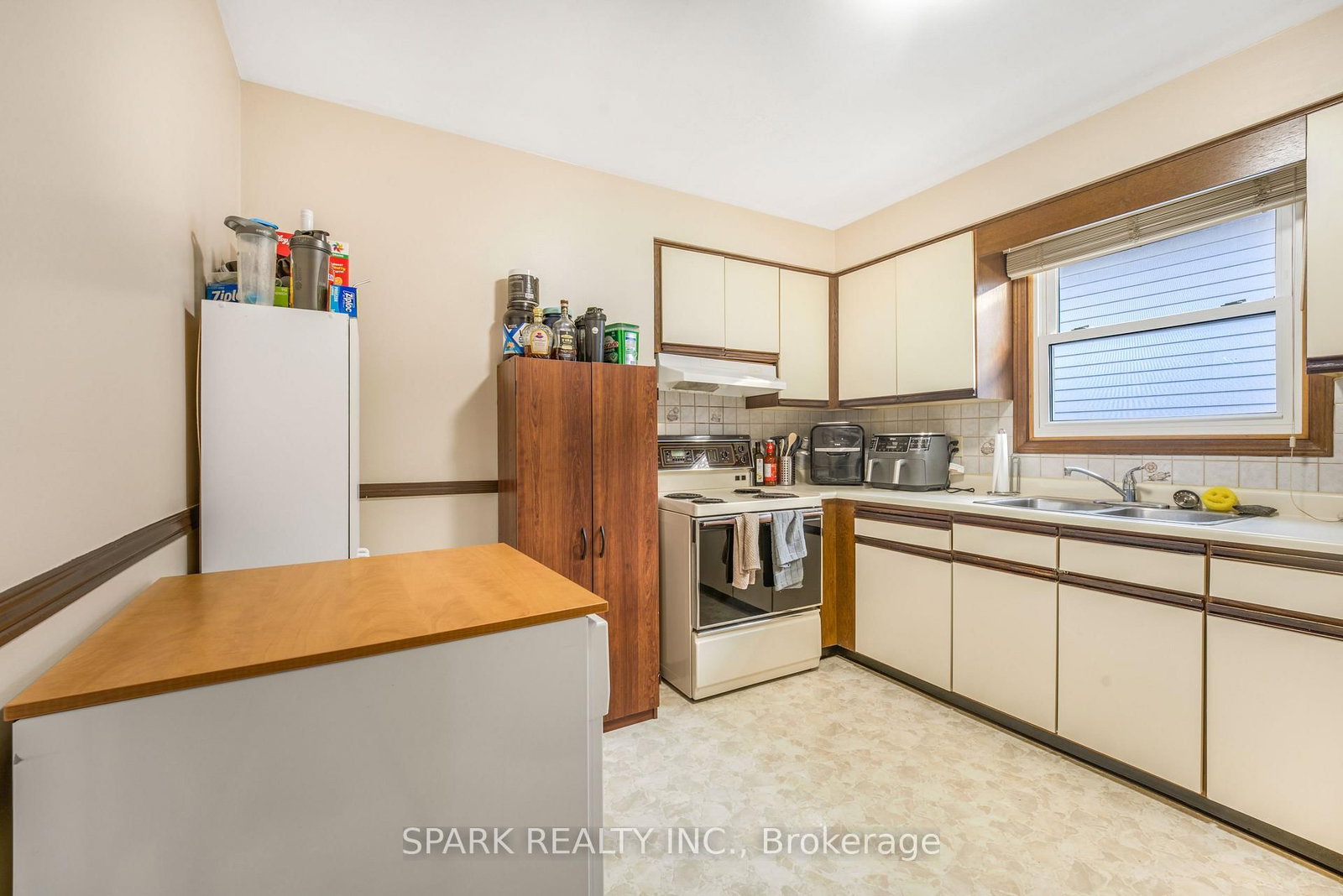 28 Lampman Crescent • Thorold, ON photo 10