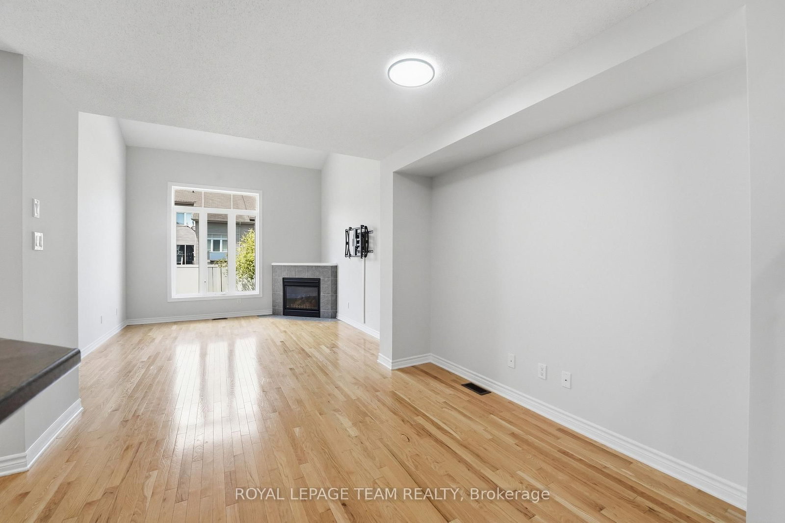 239 Tandalee Crescent • Ottawa, ON photo 13